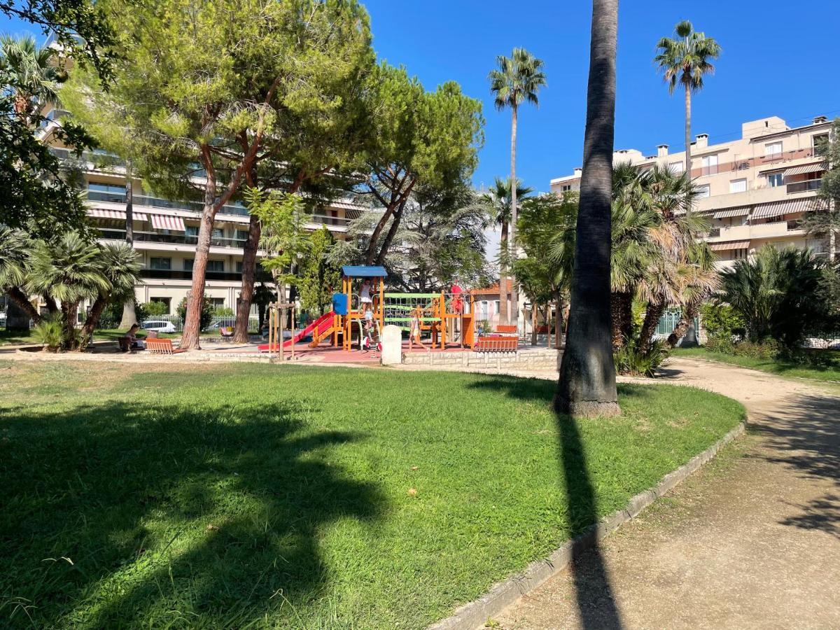 Spacieux F2 Climatise Proche De La Mer Antibes Buitenkant foto